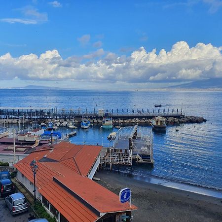 Appartement Il Borgo Antico Sorrento Sea View Extérieur photo