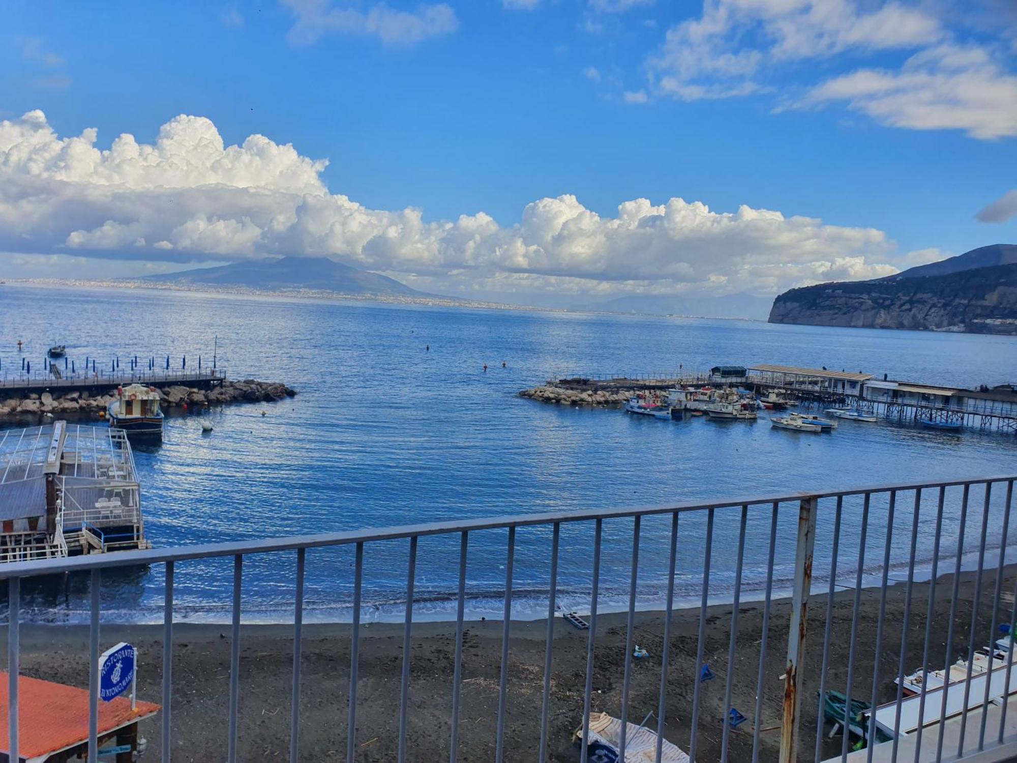 Appartement Il Borgo Antico Sorrento Sea View Extérieur photo