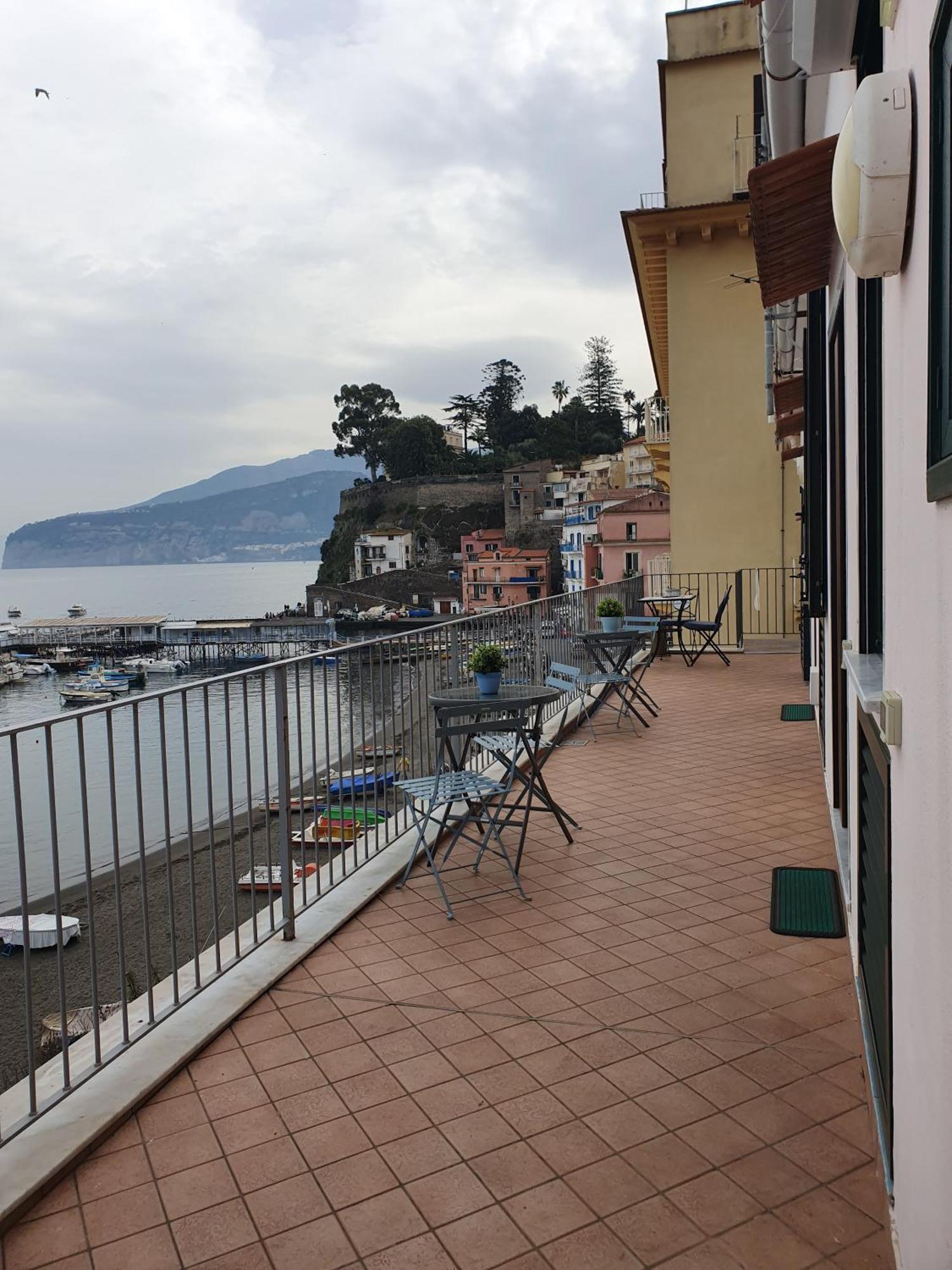 Appartement Il Borgo Antico Sorrento Sea View Extérieur photo
