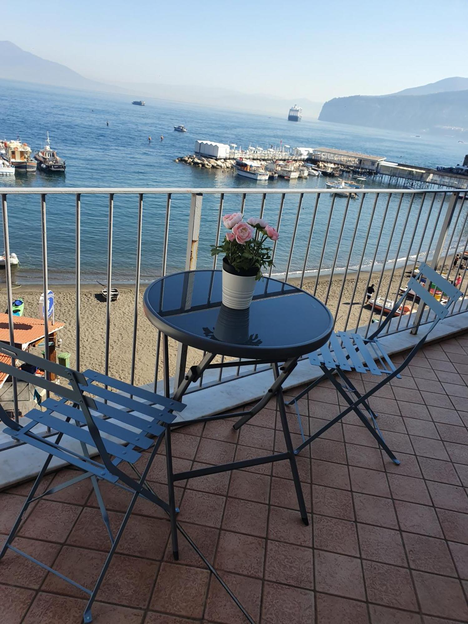 Appartement Il Borgo Antico Sorrento Sea View Extérieur photo