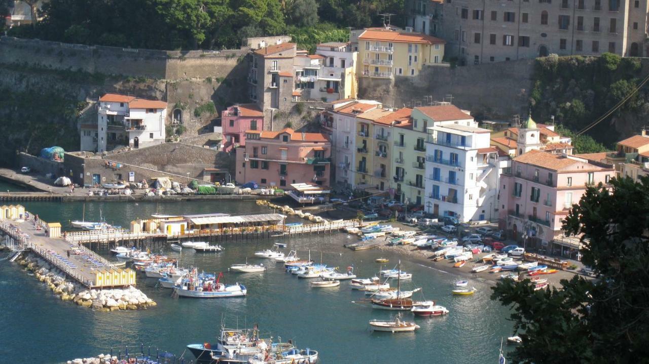 Appartement Il Borgo Antico Sorrento Sea View Extérieur photo