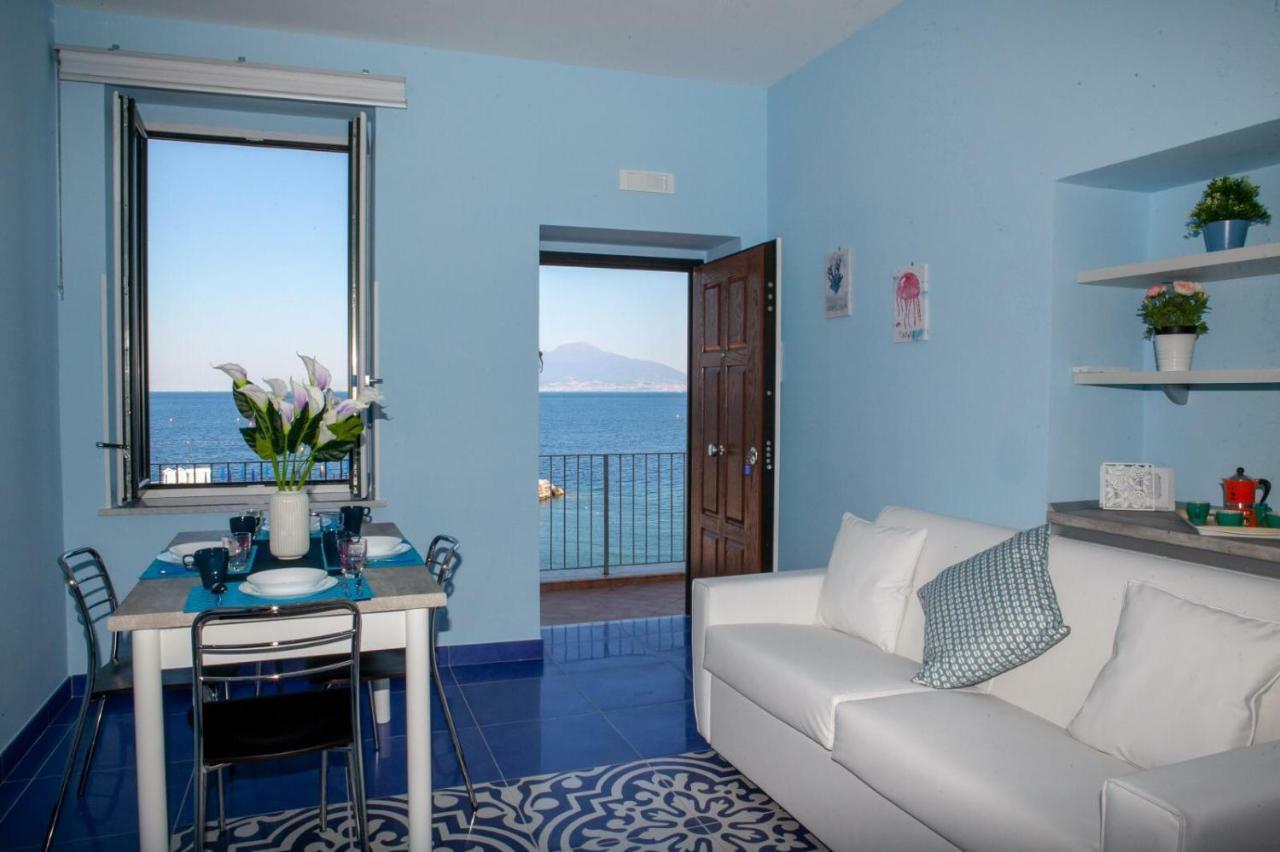 Appartement Il Borgo Antico Sorrento Sea View Extérieur photo