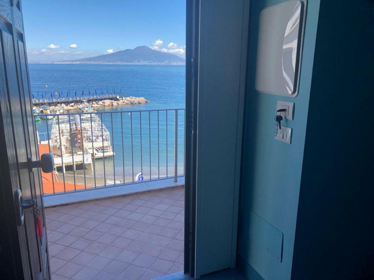 Appartement Il Borgo Antico Sorrento Sea View Extérieur photo