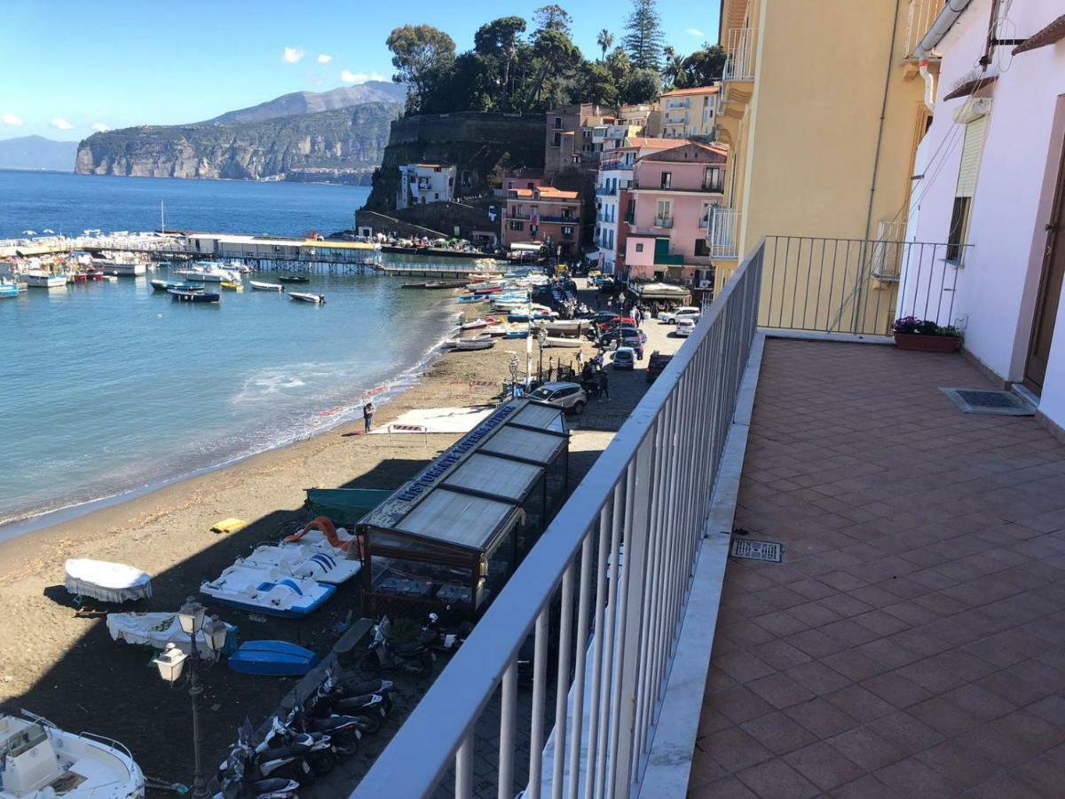 Appartement Il Borgo Antico Sorrento Sea View Extérieur photo